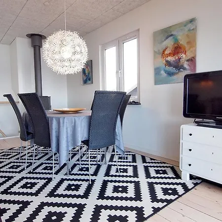 Three-bedroom Holiday Daemningen 07 * Fredericia